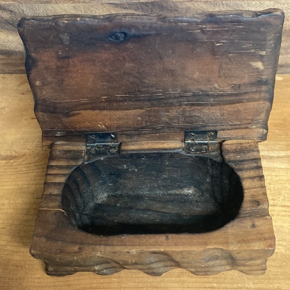 Ornately Carved Hand Crafted Wooden Box Made in Spain - Picture 4 of 10